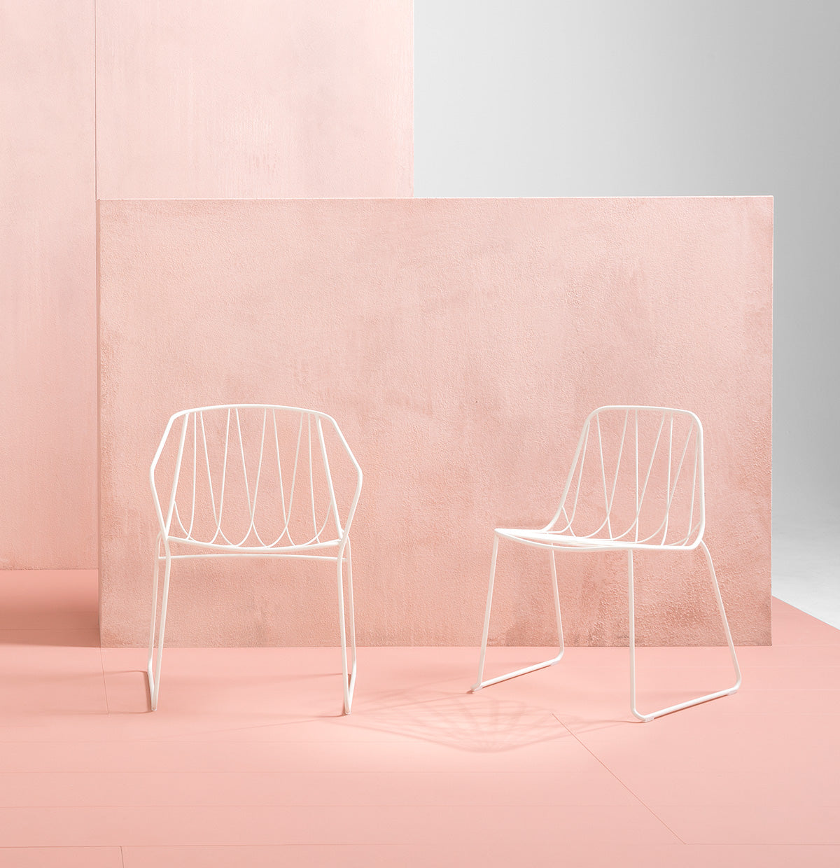 Chee Chair with Arms

